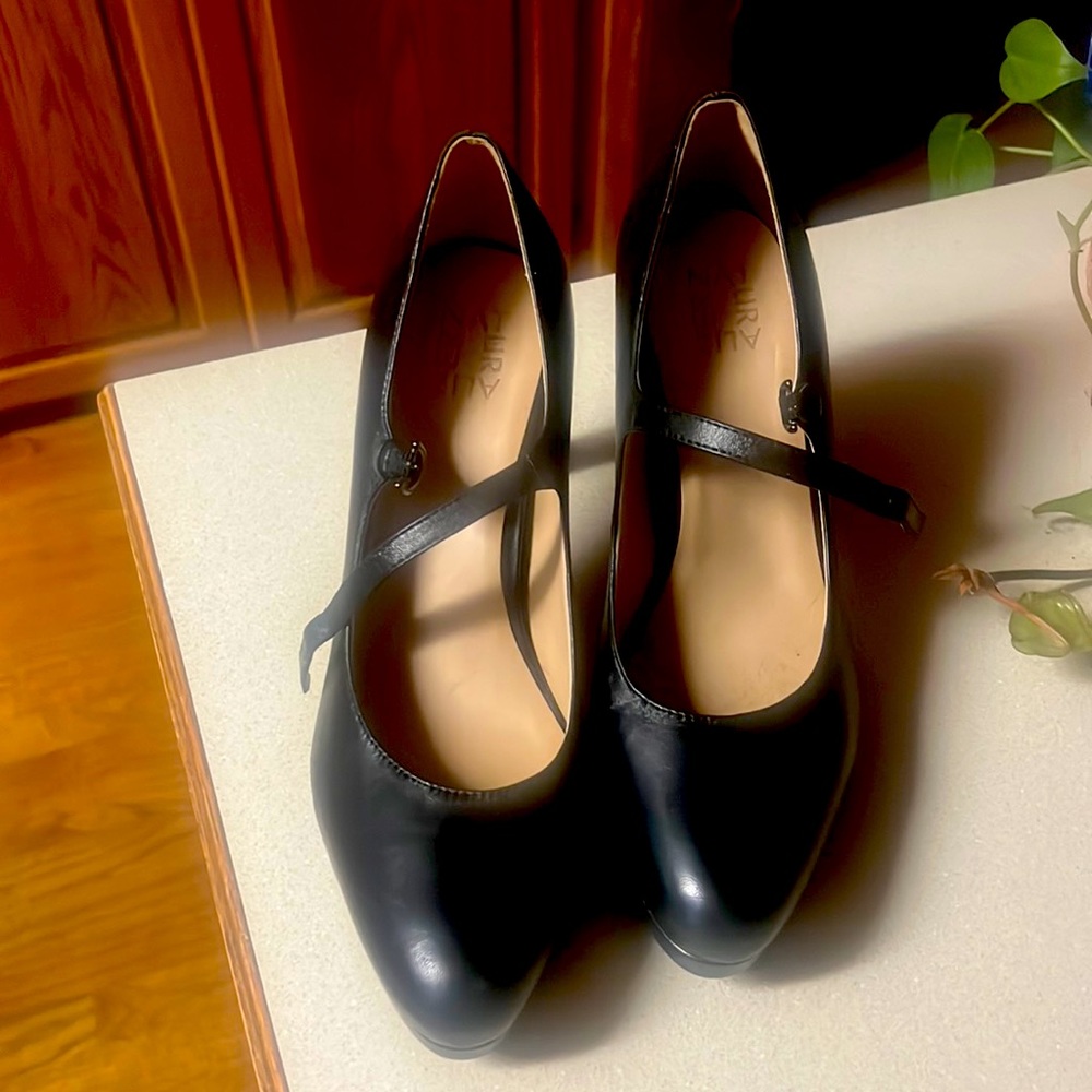 New Naturalizer Mary Jane 3 inch heels